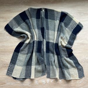 🌟DONATING SOON🌟Francesca’s plaid ruana